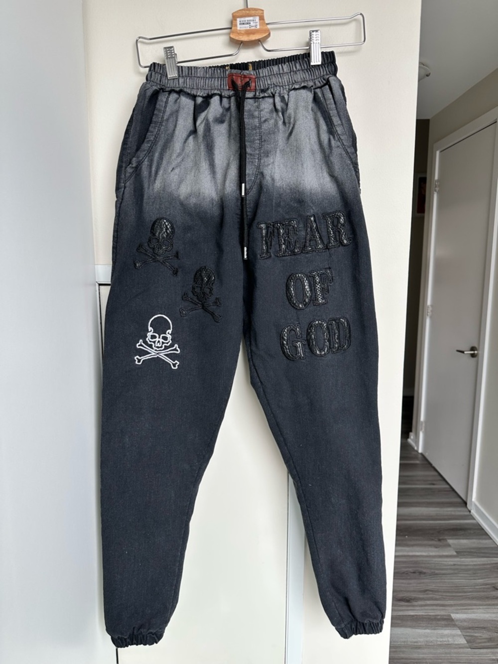 Fear of God Inspired Jogger Jeans Skull Graphic Streetwear Denim Faded Black Sz8 - Picture 3 of 13